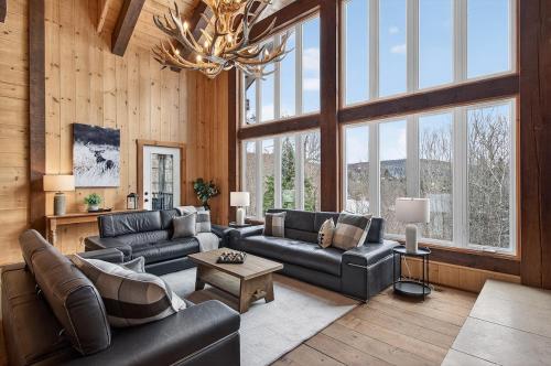 Chalet Patnord - Bord de l'eau, Spa, Foyer in Val-des-Lacs (QC)