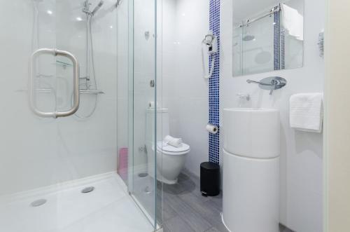 Superior Twin Room image 2