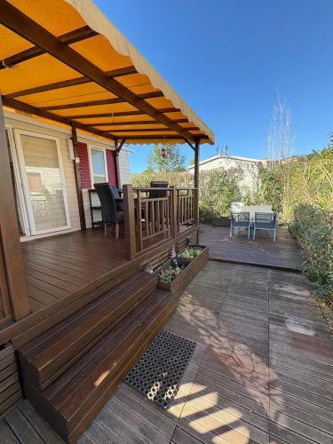 Exterior view, Grand Mobil-home Camping Siblu - Frejus in Cais