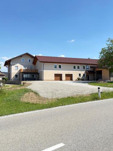 A szálláshely kívülről, Hofbauers Gästezimmer (Hofbauers Gastezimmer) in Kirchberg bei Mattighofen