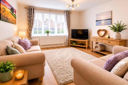 Wayside, Yorkshire Wolds Holiday Home, Sleeps 4, Parking in Nafferton