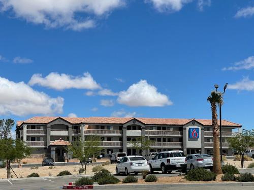 مدخل, Motel 6 Barstow, CA - Mojave Desert Stop - I-15 in Barstow