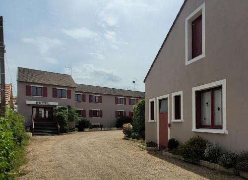 . Logis Hôtel Le Merle Blanc