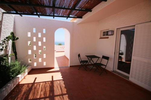 Casa Belavista Villa with stunning view of Praia da Luz - image 2