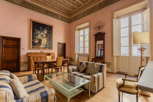 Renaissance Fresco Suite in Historic Palace