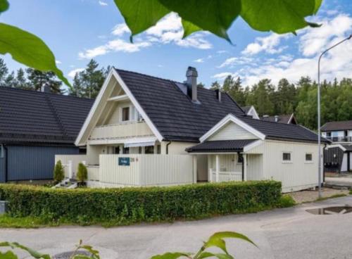 Cozy four bedroom House direct to forest close to sea, city and all amenities in Hamar