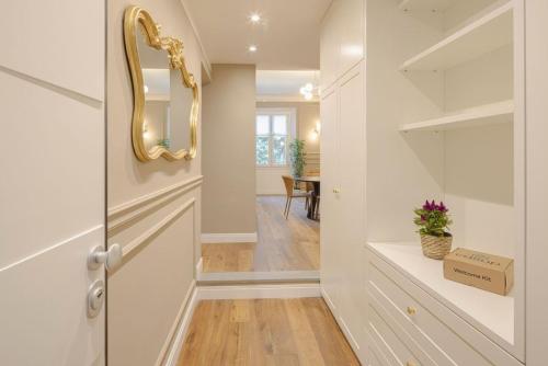 Elegant and bright apartment Laura II