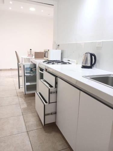 Casa Luminosa Con patio y garaje in 헤네랄 알바라도