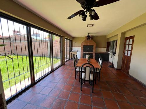 Casa Luminosa Con patio y garaje in 헤네랄 알바라도