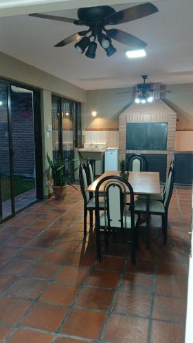 Casa Luminosa Con patio y garaje in 헤네랄 알바라도