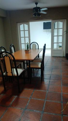 Casa Luminosa Con patio y garaje in 헤네랄 알바라도