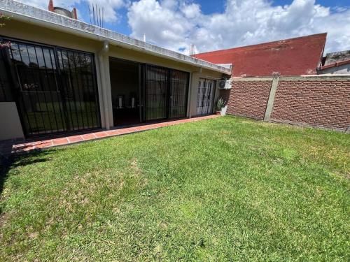 Casa Luminosa Con patio y garaje in 헤네랄 알바라도