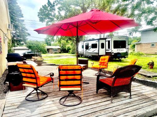 Beautiful 32' RV located in south Chicago suburb in Alsip