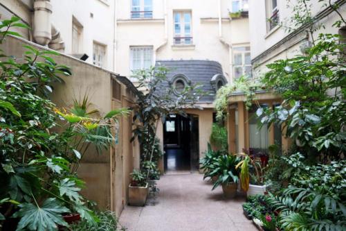 Charming, bright 2-bedroom flat near Lafayette