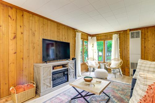 Waterfront Tee Lake Cabin: Dock, Fire Pit + More! in Lewiston (MI)
