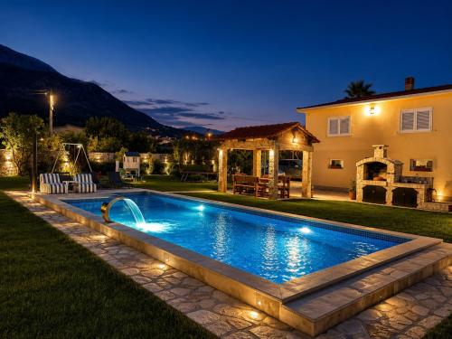 La Hacienda Percobic-Serenity & private pool