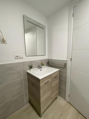 Acogedor Estudio En Benal Beach - image 3