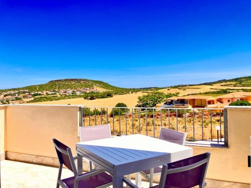 Appartamento in residence con piscina e vista mare