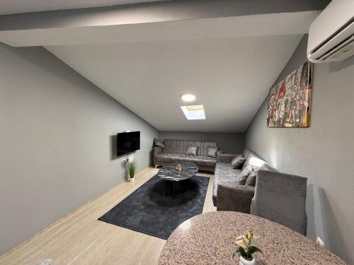 Shatërvan nest Prizren (Shatervan nest Prizren) in ลายา เอ แตร์ซินเยเว