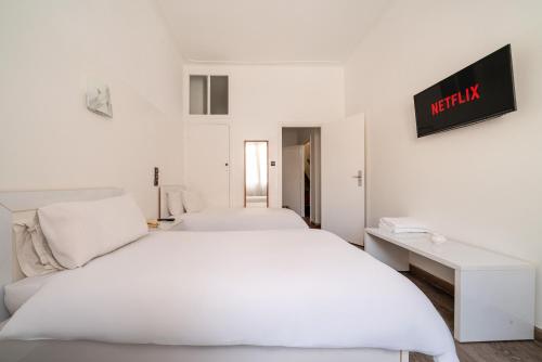 2 twin beds