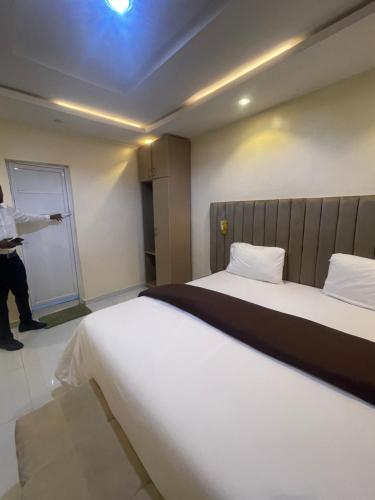 CHASE hotels in อีบาดัน