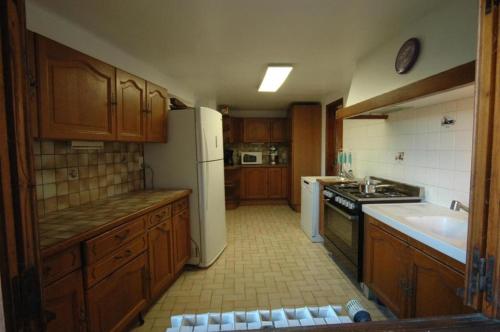 keuken, Le Frêne - Maison familiale au calme pour 10 (Le Frene - Maison familiale au calme pour 10) in Vaour