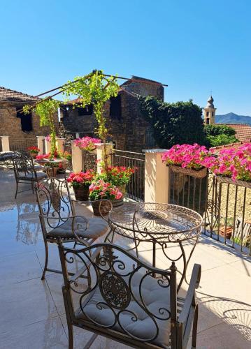 Restorāns, Borgo del Canto - Traditional Country Retreat - 30 Min from the Sea! in Borghetto dʼArroscia