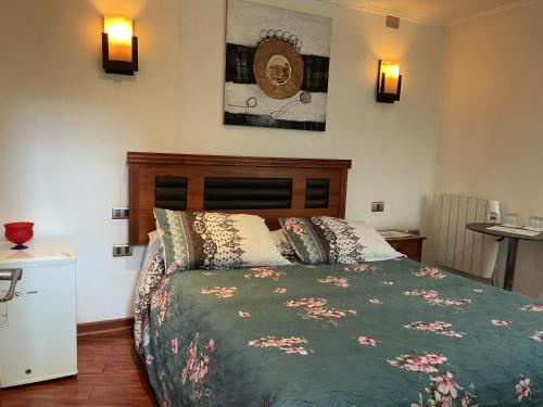 1 double bed, 1 twin bed