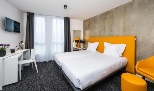 2 twin beds