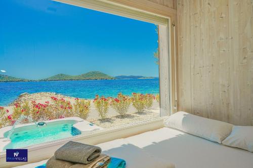 BUQEZ ECO RESORT - Beach Villa 28 - Directly by beach - image 4