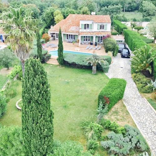 MAGNIFIQUE VILLA PISCINE -12 pers