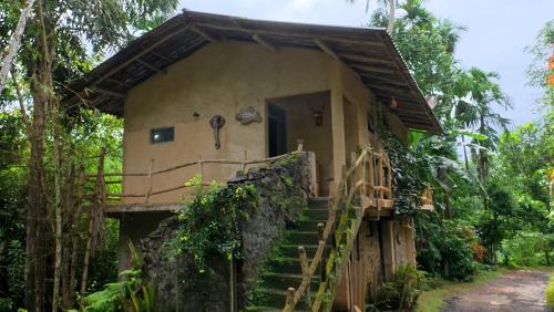 Achinthya Nature Resort in Hanwella