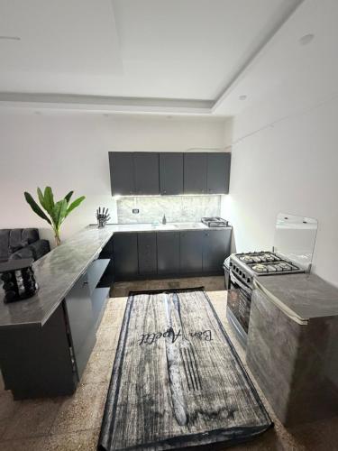 Neue renovierte Wohnung mit Meerblick und große Balkon in tripoli ,Qalamoun in Al Qalamun
