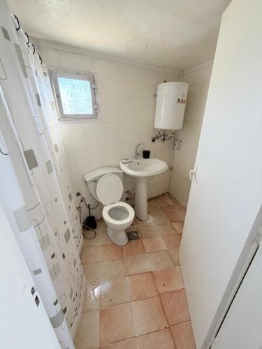 Neue renovierte Wohnung mit Meerblick und große Balkon in tripoli ,Qalamoun in Al Qalamun