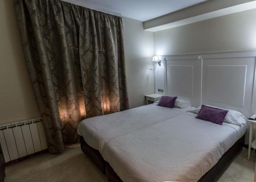 Hotel Sevilla - image 9