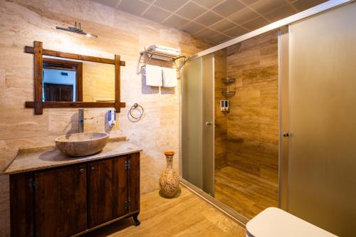 Double or twin room, private bathroom