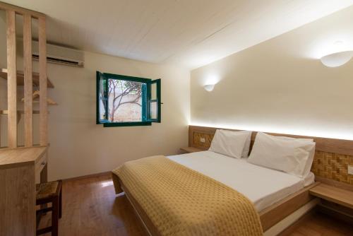 2 bedrooms, 5 beds