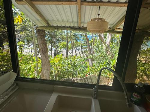 Ocean Beachfront Tiny Bungalow in Manzanillo