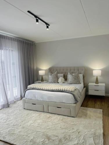 The Sandy Toes Retreat -Modern Two-Bedroom in Camps Bay - image 5