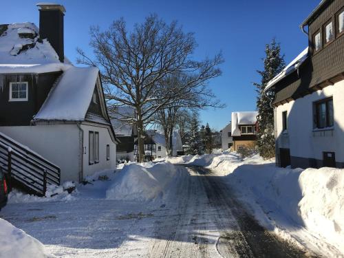 ทัศนียภาพภายนอกโรงแรม, Dorfschule Mollseifen in โมลล์ไซเฟิน