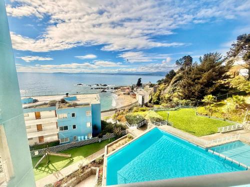 Maravilloso con vista al mar y piscina temperada