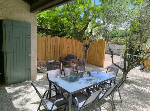 Maison de vacances au centre du village, 100m de la plage in Saint-Martin-d'Ardeche