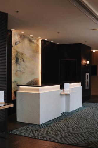 The Sidney Pier Hotel & Spa in Sidney (BC)
