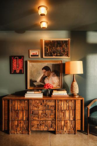 Dexter Hotel 5
