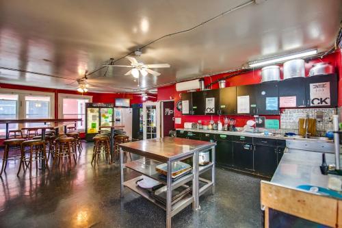 Cocina, Lucky D's Hostel in San Diego (CA)