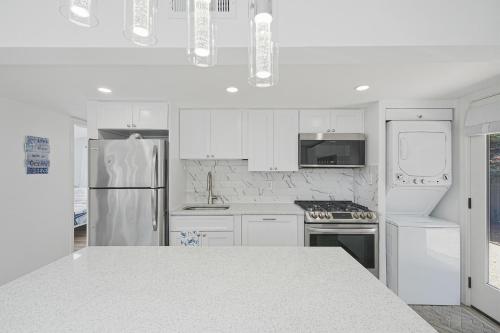 Modern Hampton Bays Cottage near BEACHES & TOWN cottage - image 11