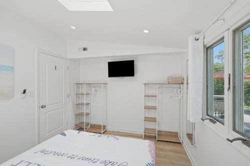 Modern Hampton Bays Cottage near BEACHES & TOWN cottage - image 6
