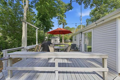 Modern Hampton Bays Cottage near BEACHES & TOWN cottage - image 3