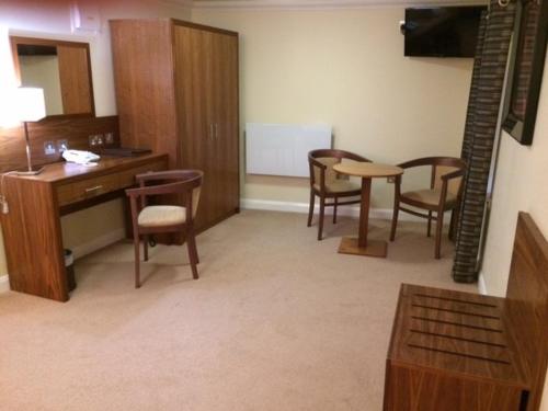 Nevis Bank Inn Room Type - Double Room with Two Double Beds