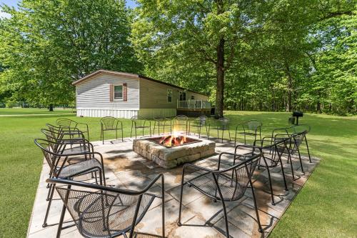 Fields & Trails - Expansive Sports Fields, Trails & Hot Tubs Retreat in Lacota